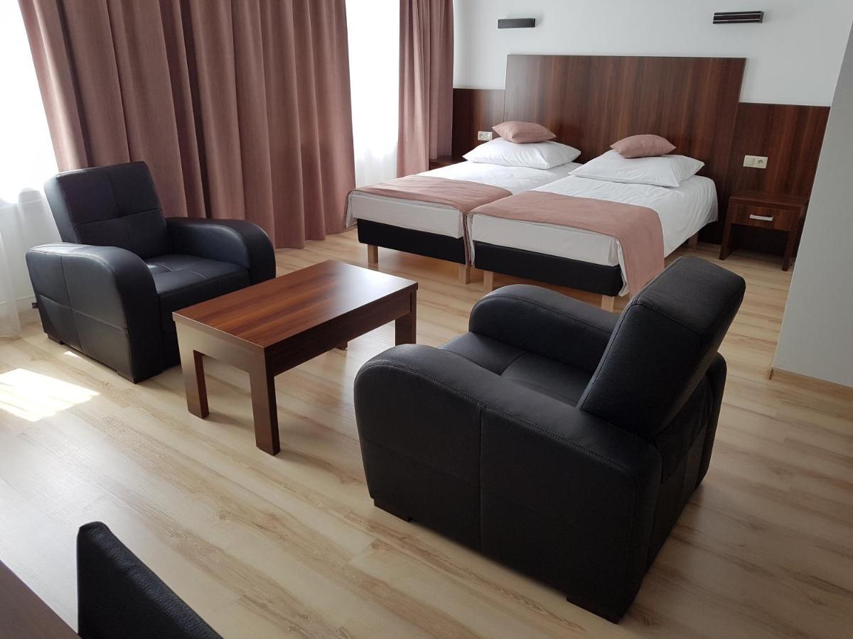Pod Kominem Pokoje I Apartamenty Brzezie  ภายนอก รูปภาพ
